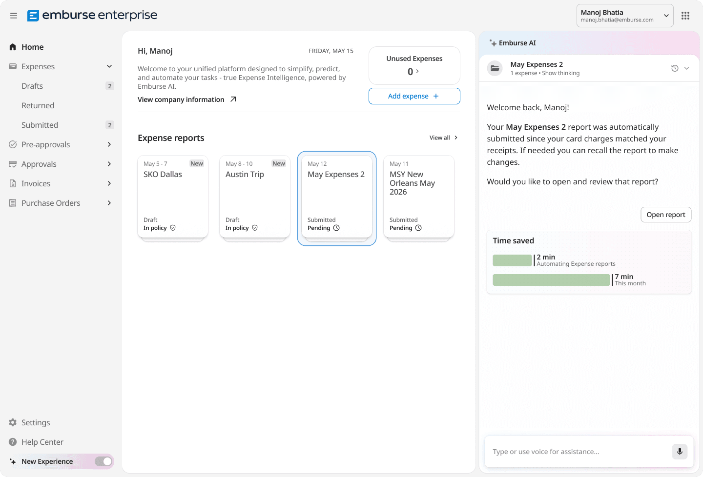Dashboard del software di gestione note spese Emburse Enterprise che mostra i report spese, un assistente AI che commenta un report "Spese di maggio 2" inviato automaticamente e metriche sul risparmio di tempo.