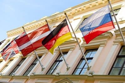 ¿Sabes cómo funciona el IVA en las operaciones intracomunitarias?